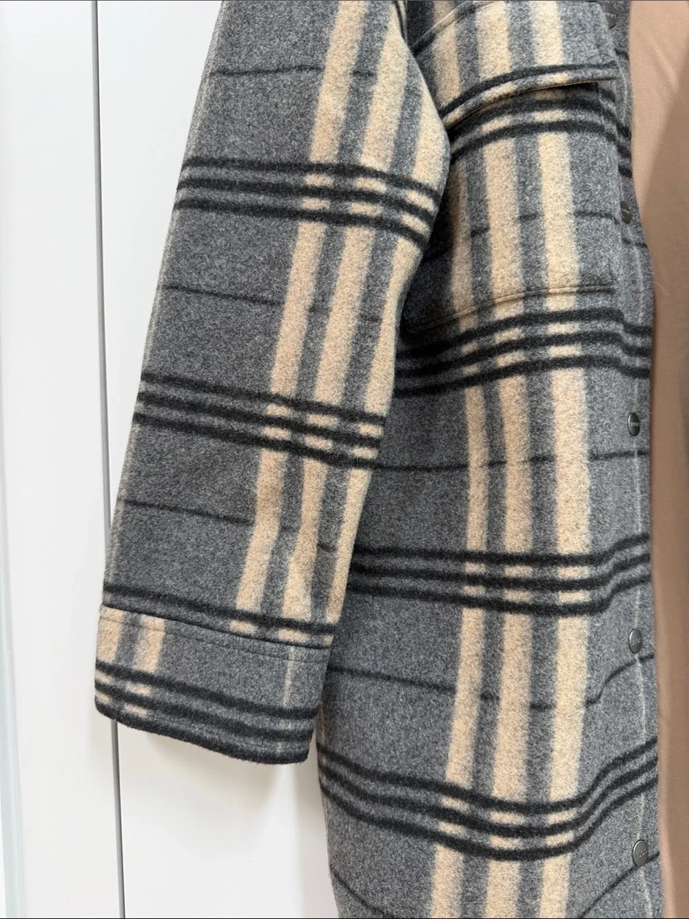 Vuori - WMNS - Ballard Coat - S - Picture 3 of 14